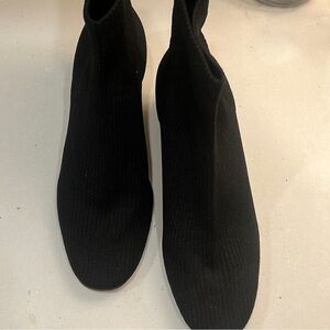 Everlane sock boot in black